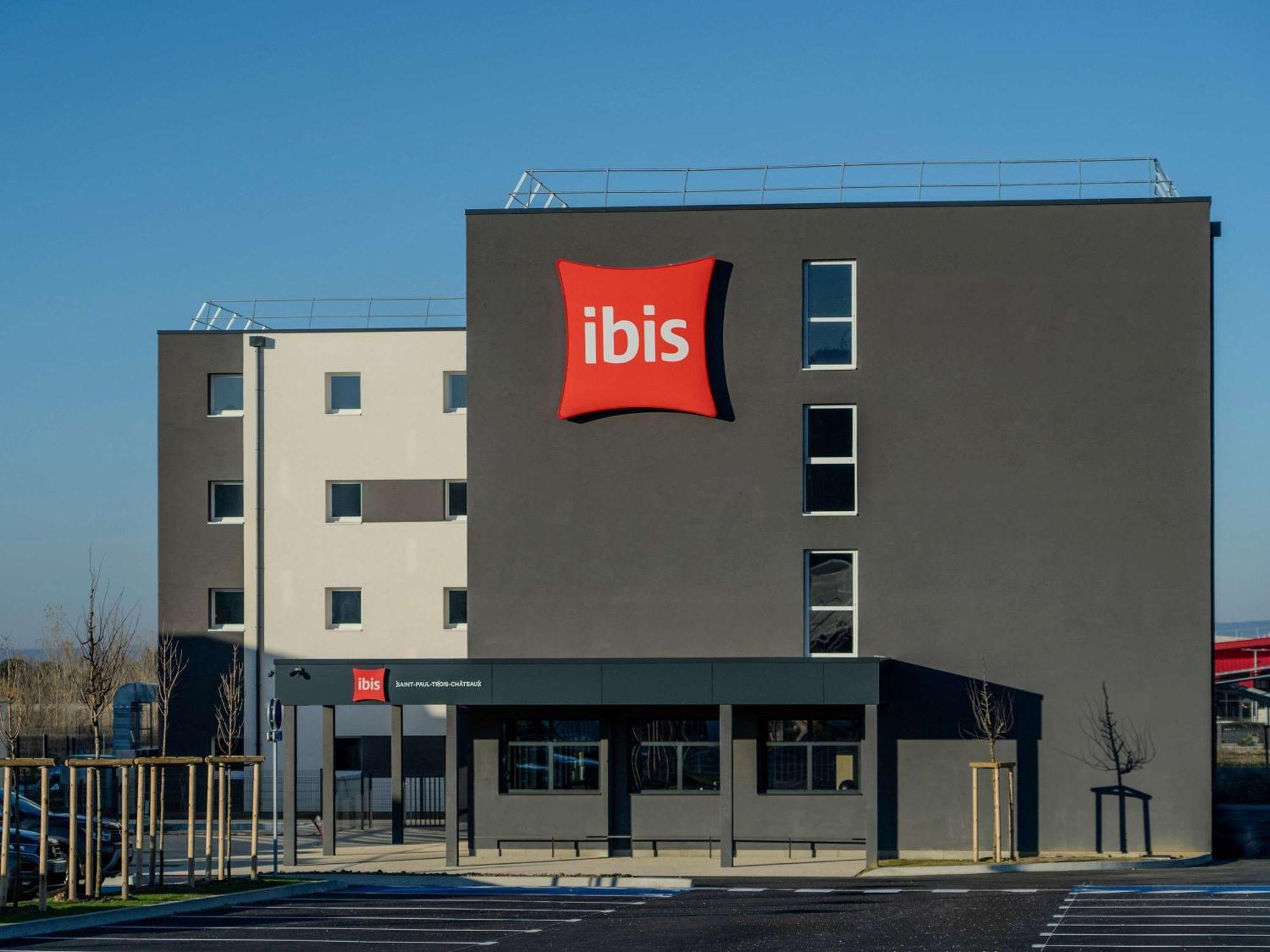 Ibis Saint Paul Trois Chateaux Exteriér fotografie